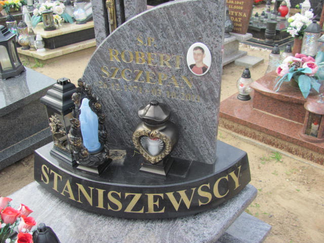 Robert Staniszewski 1971 Świecie - Grobonet - Wyszukiwarka osób pochowanych